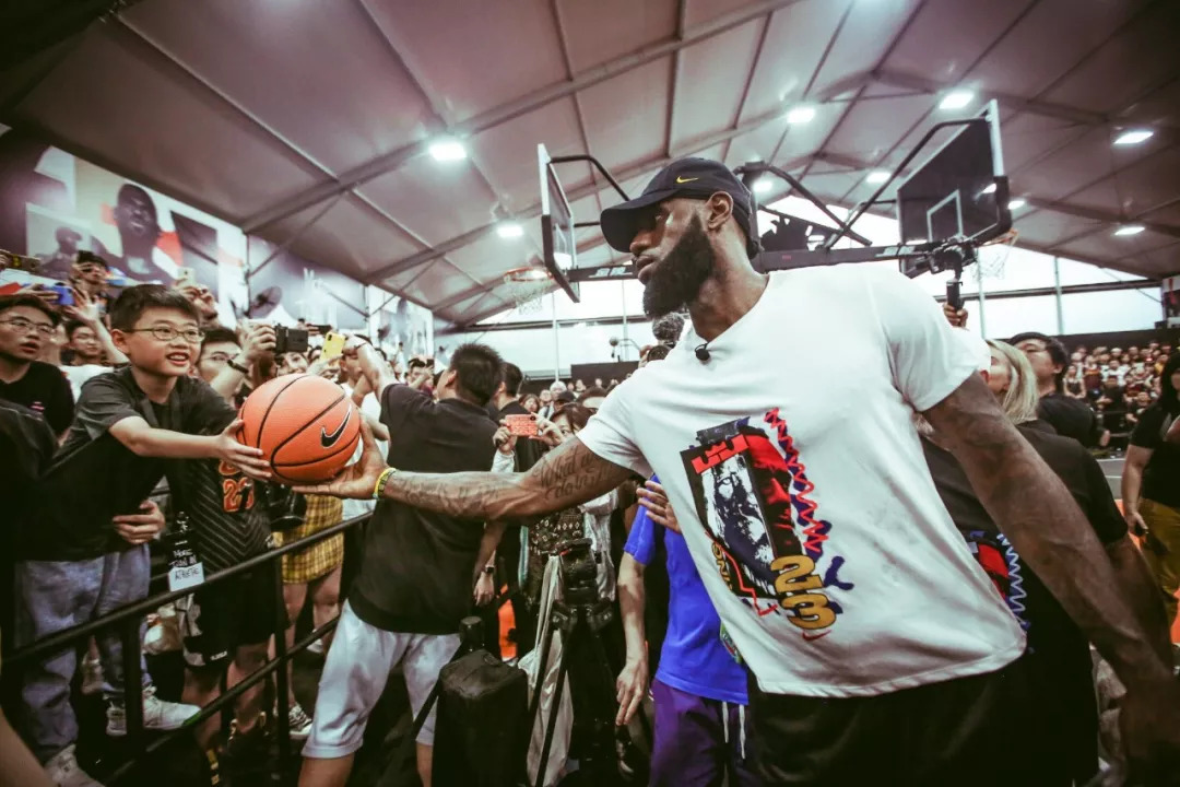 伟大的3-2！日本史诗级胜利：0-2落后逆转巴西，为这一刻等了30年（日本3-2巴西上演史诗逆转：从0-2到绝杀，30年等待终兑现）