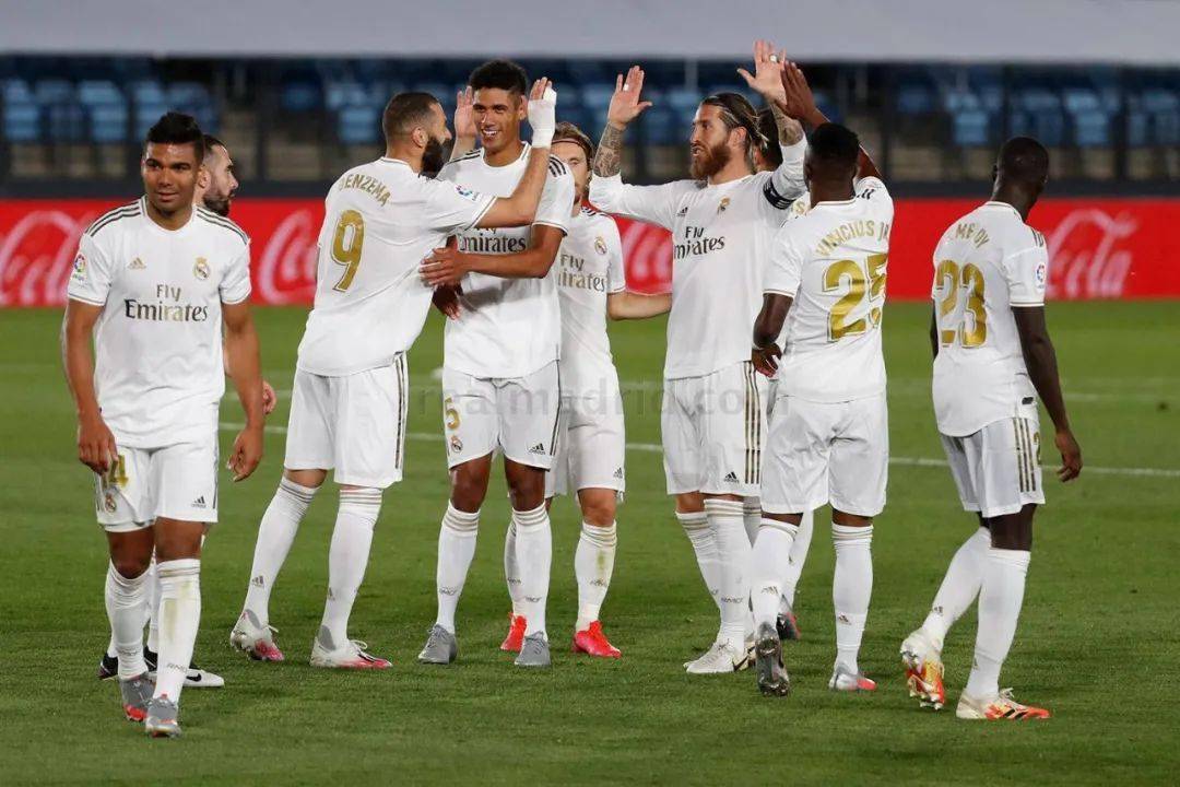 六台：马竞认为巴萨无力支付小蜘蛛的转会费，计划围绕其建队（六台：巴萨难承担小蜘蛛的转会费，马竞打算以其为建队核心）