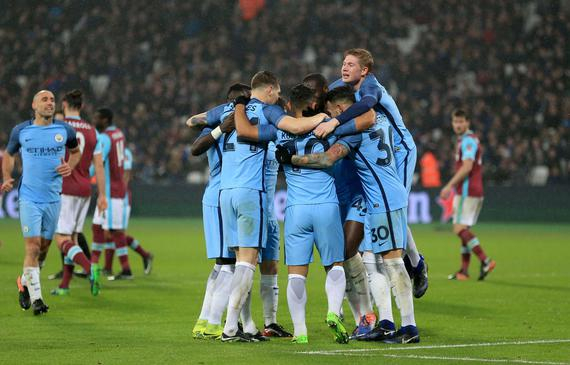 杜兰特空接暴扣，全场掌声雷动（杜兰特空接重扣，现场掌声如潮）