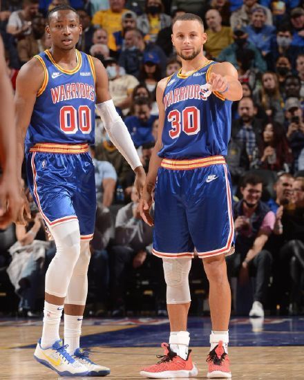 诺威尔彰显NBA级水准！战广州砍30分+战广东半场24分（诺威尔展现NBA级统治力：战广州轰30分，战广东半场拿下24分）